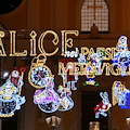 A Minori il Natale è dedicato ai bambini e si ispira ad "Alice nel paese delle meraviglie" con luminarie e una pagina Fb a tema /VIDEO