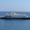 Al largo di Amalfi c'è la nave da crociera extralusso "Sea Dream I"