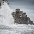 Allerta meteo, Comune di Amalfi: «Non sostare nei pressi di moli e arenili»