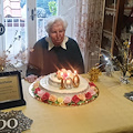 Auguri a Rosa Celentano per i suoi 100 anni, i festeggiamenti nel quartiere di Liparlati a Positano