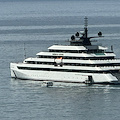 Costa d'Amalfi, ecco lo yacht "Emerald Sakara": una vacanza a bordo può costare fino a 24 mila euro a settimana
