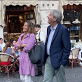 Domenica ad Amalfi per Paolo Gentiloni, l'ex premier non passa inosservato 