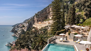 Anantara Convento di Amalfi Grand Hotel tra i migliori hotel d’Italia: un’esperienza di lusso spirituale sulla Costiera Amalfitana