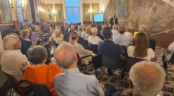 Amalfi, turisti sempre più parte della comunità: i cittadini scrivono insieme il Galateo