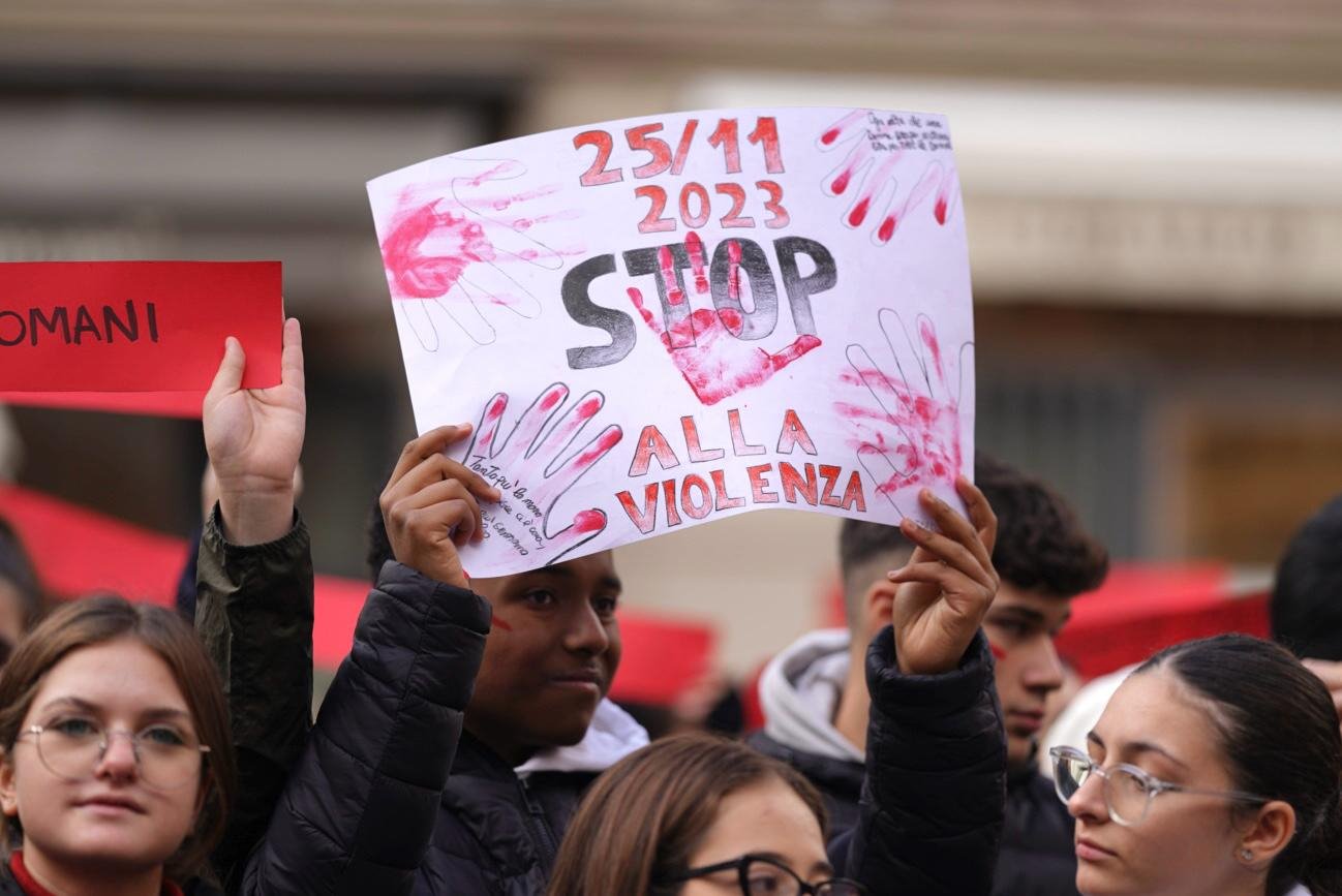 Amalfi News Non Una Di Meno Ad Amalfi Il Flashmob Per La Giornata Internazionale Per L